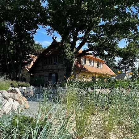 Vila Landhueues-Oeverdiek-Luxus-Am-Golfplatz *